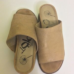 OTBT sandal slides size 8 1/2M